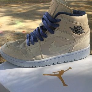 Nike Air Jordan 1 Mid Sandrift